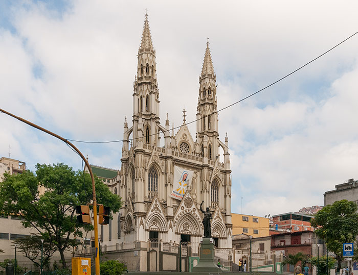 Церковь Иглесиа де Нуэстра. Город Каракас